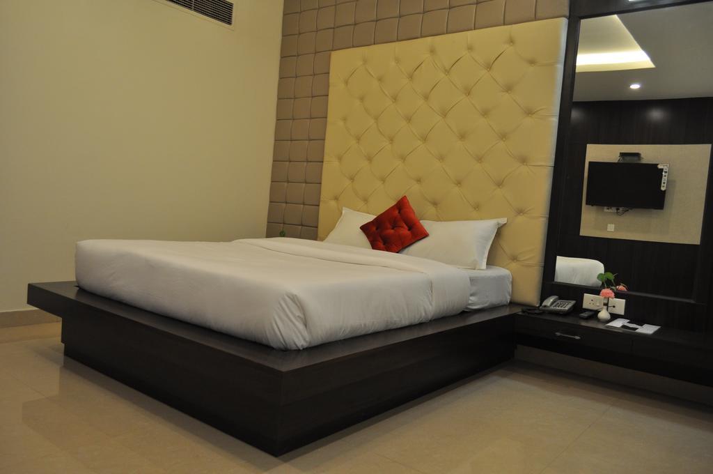 Hotel Plaza Varanasi