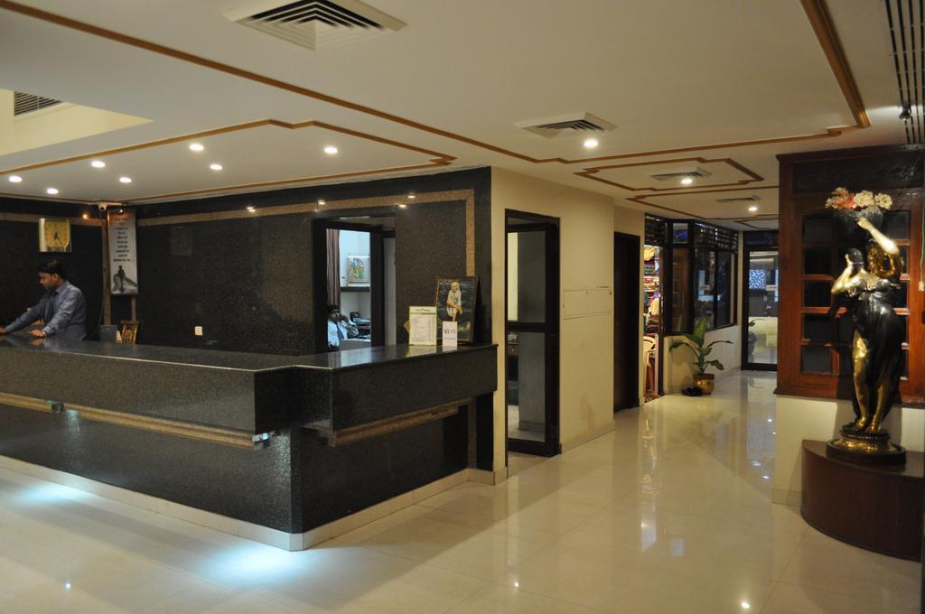 Hotel Plaza 3*